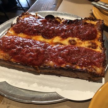 Hudson & Packard - Half cheese/pepperoni, really really good. We'll be back. - Pizza Near Me - Poughkeepsie, New York