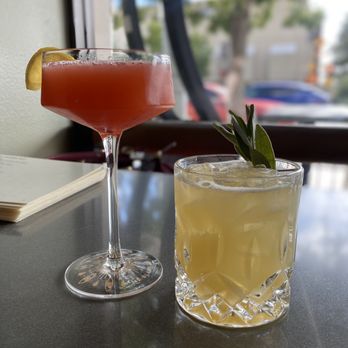 Oak and Vine - Cocktail Bars Near Me - Glendale, California