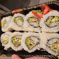 Nora Asian Fresh - This is the avocado roll I ordered. Would you eat food that looked like this?