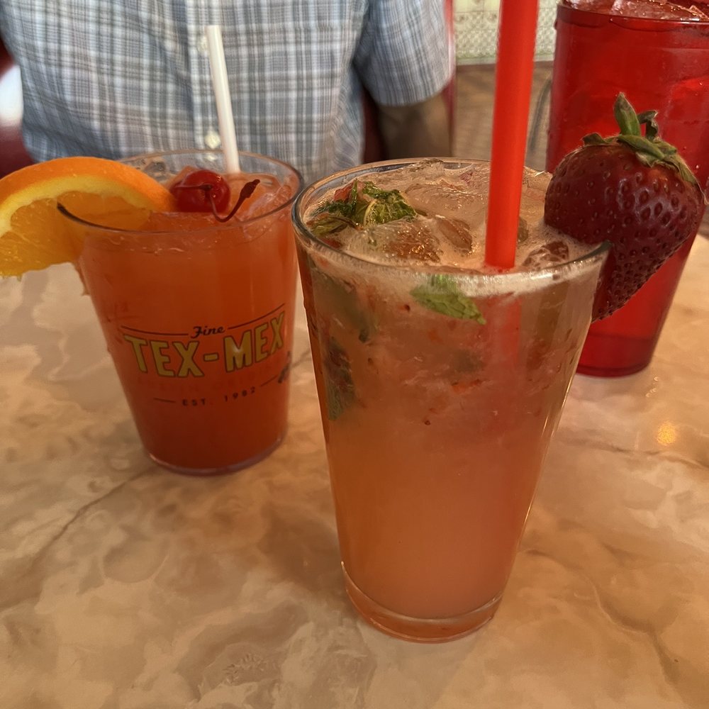 Chuy's - Strawberry Mojito and The King's Punch - Mexican Near Me - El Paso, Texas Chuy's - Strawberry Mojito and The King's Punch - Mexican Near Me - El Paso, Texas