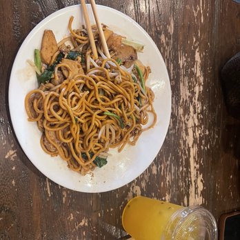 Sky Cafe - Mie Gonreng  didn't taste like the on in Indonesia tasted like lo mein but it was good - Indonesian Near Me - Philadelphia, Pennsylvania