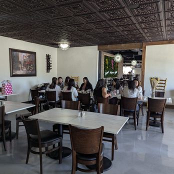Tre Bicchieri - Wine Bars Near Me - Glendale, Arizona