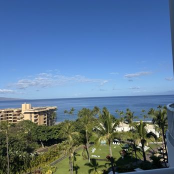 Fairmont Kea Lani - Breakfast on the lanai from our room. - Resorts Near Me - Wailea, Hawaii