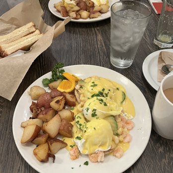 Rosine's Restaurant - Shrimp Benedict & Bacado omelet - American Near Me - Monterey, California Rosine's Restaurant - Shrimp Benedict & Bacado omelet - American Near Me - Monterey, California