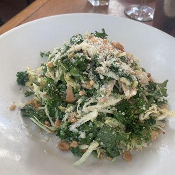 The Honor Bar - Emerald Kale & Rotisserie Chicken salad - American Near Me - Dallas, Texas The Honor Bar - Emerald Kale & Rotisserie Chicken salad - American Near Me - Dallas, Texas