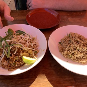 Star Noodle - Garlic Noodles and Pad Thai - Asian Fusion Near Me - Lahaina, Hawaii Star Noodle - Garlic Noodles and Pad Thai - Asian Fusion Near Me - Lahaina, Hawaii