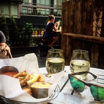 Tavern29 - Pinot Grigio, Riesling, calamari - Breakfast & Brunch Near Me - New York, New York