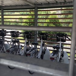 Gare SNCF de Lamure-sur-Azergues - Les vélos