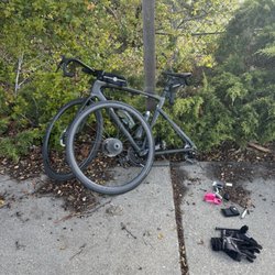 Red Tail Bikes - My first flat on a 2 flat ride.  Note the plastic tube that failed on the ground.