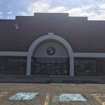 Regal Hudson - Cinema Near Me - Hudson, Ohio