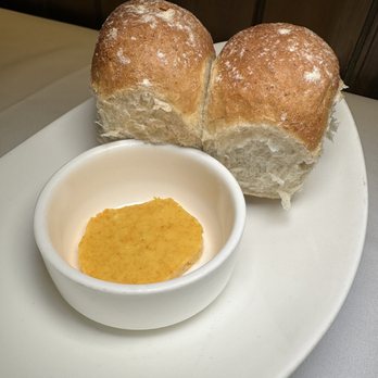 Summit House - Fresh Bread To Start - New American Near Me - Summit, New Jersey