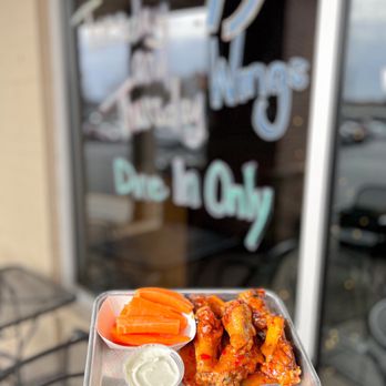 Waldo's Wings - 6 piece special - Thai chili with carrots and ranch - Burgers Near Me - Winston Salem, North Carolina Waldo's Wings - 6 piece special - Thai chili with carrots and ranch - Burgers Near Me - Winston Salem, North Carolina