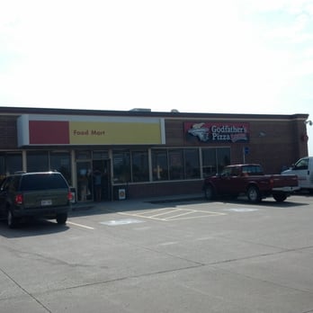 Shell - cars parked in front of a fast food restaurant - Convenience Stores Near Me - Cameron, Missouri Shell - cars parked in front of a fast food restaurant - Convenience Stores Near Me - Cameron, Missouri