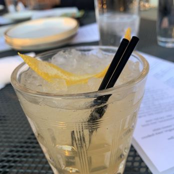 The Bellwether - Gravity's rainbow - Cocktail Bars Near Me - St. Louis, Missouri
