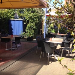 Pop's Cafe - Back courtyard