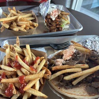 Yeero Revolution - Spicy chicken yeero and Chicago yeero - Greek Near Me - Buffalo Grove, Illinois