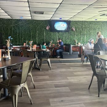 Fat Stork - Dining area - New American Near Me - Davie, Florida