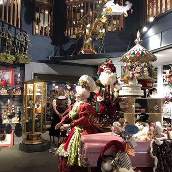 Kris Kringl - Holiday Decorations Near Me - Leavenworth, Washington