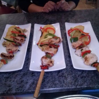 Oasis - Brochetas de solomillo iberico con verduritas y patatas. - Tapas Bars Near Me - Valencia, V Oasis - Brochetas de solomillo iberico con verduritas y patatas. - Tapas Bars Near Me - Valencia, V