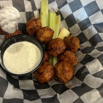 Louie's Grill and Bar - Honey sirracha wings - Sports Bars Near Me - Yukon, Oklahoma