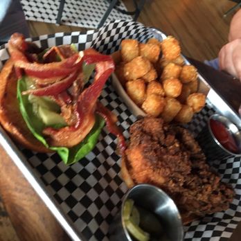 Quinn's On The Corner - Bars Near Me - Arlington, Virginia Quinn's On The Corner - Bars Near Me - Arlington, Virginia
