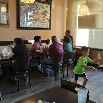 Rockin' Ramen - Restaurant vibe - Ramen Near Me - Temecula, California