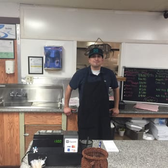 Dan's BBQ - Jerry... The guy running the show - American Near Me - Modesto, California