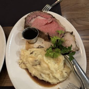 Chester's Kitchen and Bar - Roasted Prime Rib - New American Near Me - Rochester, Minnesota