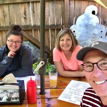 Skyway Bar & Grill - Barbeque Near Me - Zigzag, Oregon