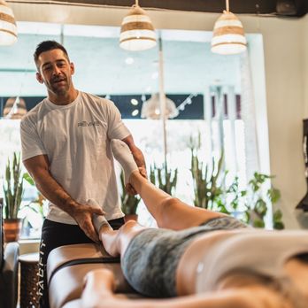 RĒVIVE Stretch & Recover Performance - Physical Therapy Near Me - Burbank, California RĒVIVE Stretch & Recover Performance - Physical Therapy Near Me - Burbank, California
