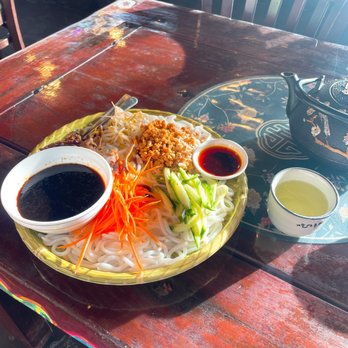 South Silk Road Chinese Restaurant - Cold rice noodle combo. - Chinese Near Me - Calgary, Alberta South Silk Road Chinese Restaurant - Cold rice noodle combo. - Chinese Near Me - Calgary, Alberta