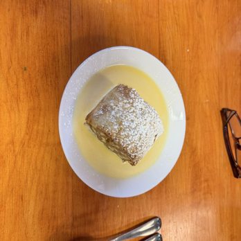 Bratzeit - Apple strudel - German Near Me - Dahlonega, Georgia Bratzeit - Apple strudel - German Near Me - Dahlonega, Georgia