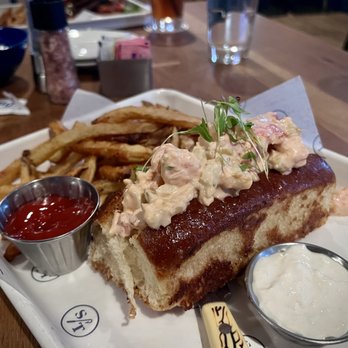 Salt Traders Zilker - Shrimp & Lobster Roll - Seafood Near Me - Austin, Texas Salt Traders Zilker - Shrimp & Lobster Roll - Seafood Near Me - Austin, Texas