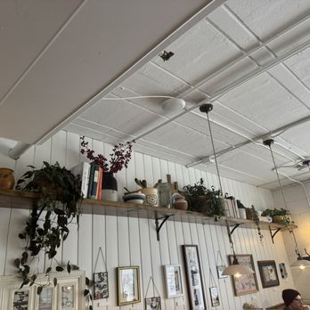 The Yellow Table Café - Views - Cafes Near Me - Nashville, Tennessee