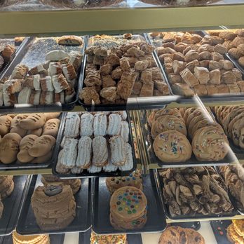 Buttercooky Bakery - Bakeries Near Me - Floral Park, New York