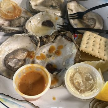 BVL Oyster Bar - Raw oyster - Cocktail Bars Near Me - Brooksville, Florida