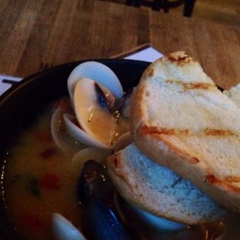 Eureka! - Clams with THE most delicious garlic broth. We wanted more bread...or even a spoon - American Near Me - Berkeley, California