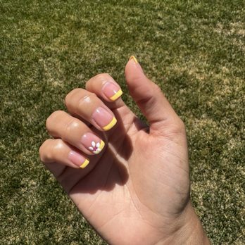 Beautiful Nails - Basic manicure w/ no acrylic - Nail Salons Near Me - Fresno, California