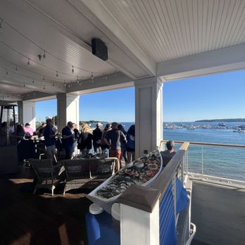 1606 Restaurant & Oyster Bar - New American Near Me - Gloucester, Massachusetts