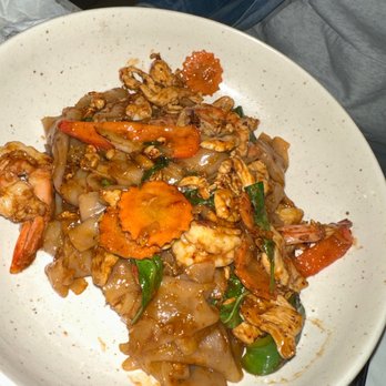 Forever Thai - Guay Tiew Pad Kee Mau - Thai Near Me - Brooklyn, New York Forever Thai - Guay Tiew Pad Kee Mau - Thai Near Me - Brooklyn, New York