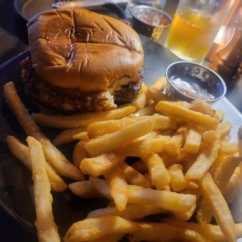 Thorn - Juicy burger - Cocktail Bars Near Me - Miami, Florida Thorn - Juicy burger - Cocktail Bars Near Me - Miami, Florida