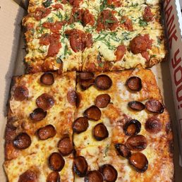 Whole half pepperoni and half vegan margherita Whole half pepperoni and half vegan margherita
