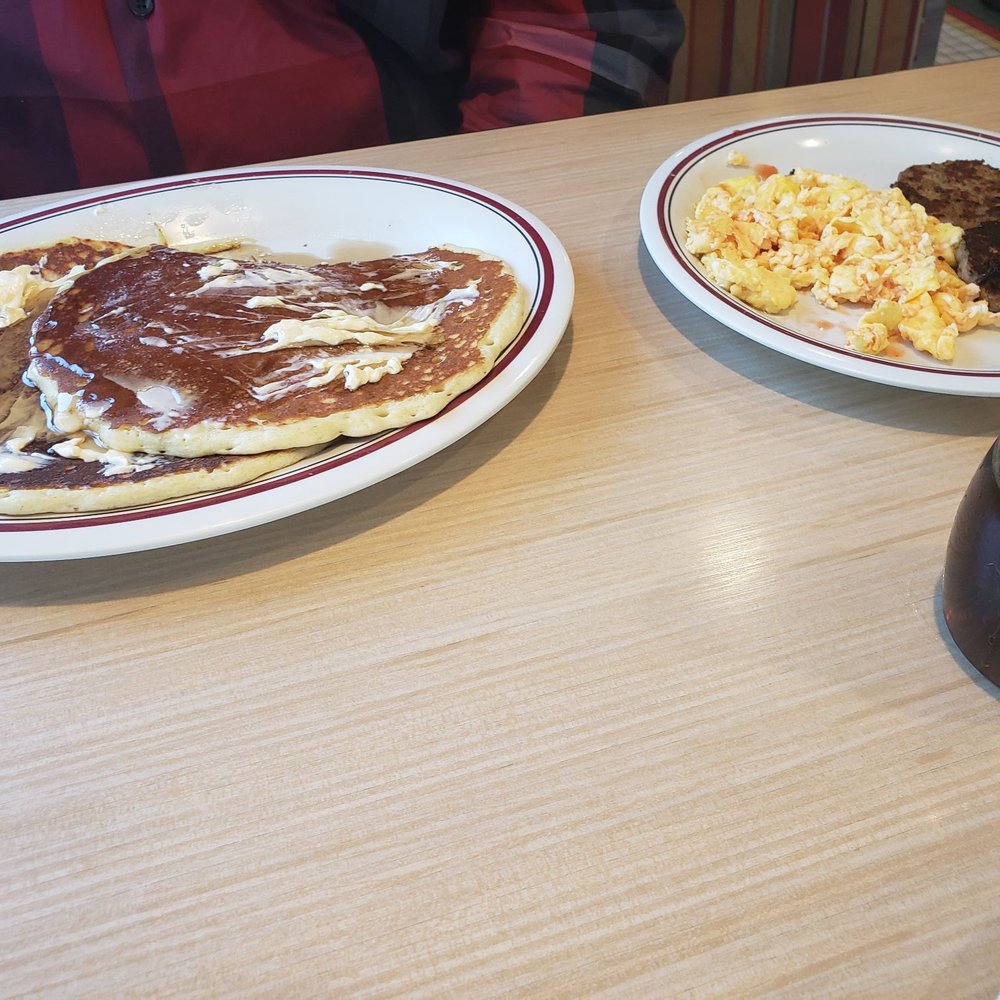 Huddle House - American Near Me - Inverness, Florida