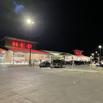 H-E-B - ows a parking lot at night - Grocery Near Me - Kerrville, Texas