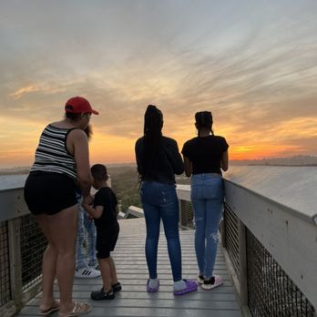 Elite Car Service - Family outing at Beach - Airport Shuttles Near Me Elite Car Service - Family outing at Beach - Airport Shuttles Near Me