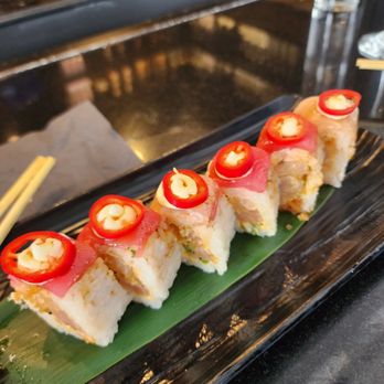 Pubbelly Sushi - Hot Summer Roll - Sushi Bars Near Me - Pembroke Pines, Florida