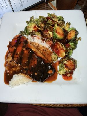 Lew's Grill & Bar by null