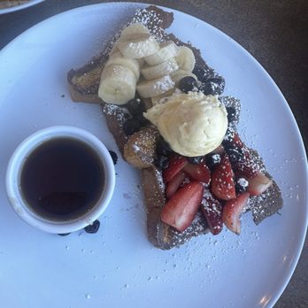 Breakers Breakfast, Brunch & Lunch - Islanders French Toast - Breakfast & Brunch Near Me - Pacifica, California