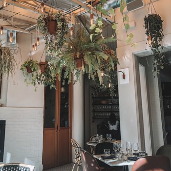 FIG Restaurant - Beautiful interiors - Bars Near Me - Santa Monica, California