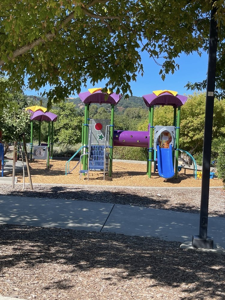 Val Vista Community Park Logo